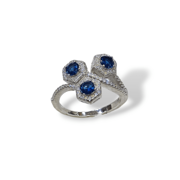 Δαχτυλίδι ασήμι 925 επιπλατινωμένο με μπλε και λευκές ζιργκόν πέτρες.